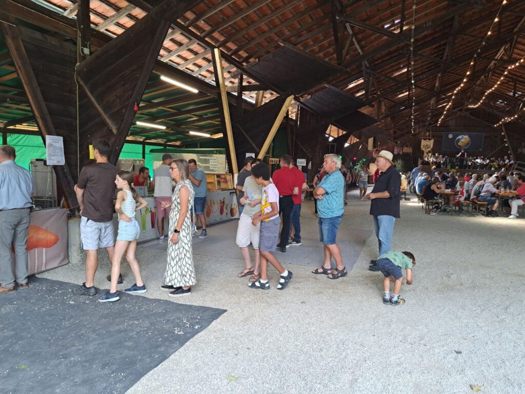 Disziplin in der Schlange (BH)