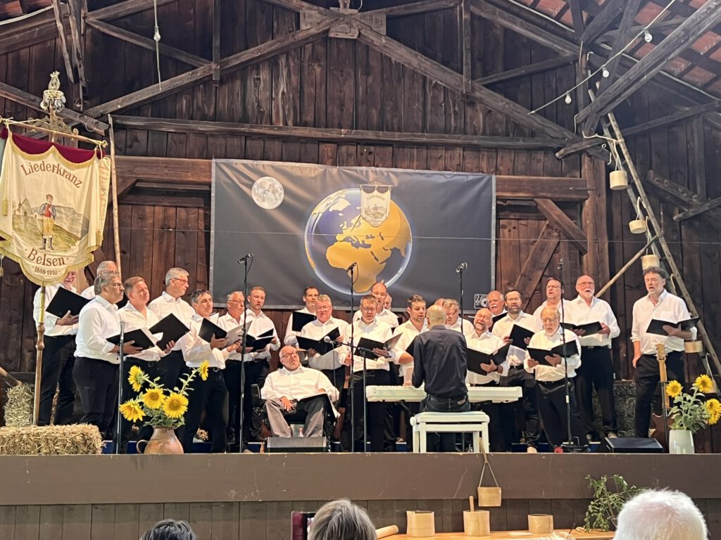 Der Liederkranz 1888 Belsen in recht strenger Aufmachung (TF)